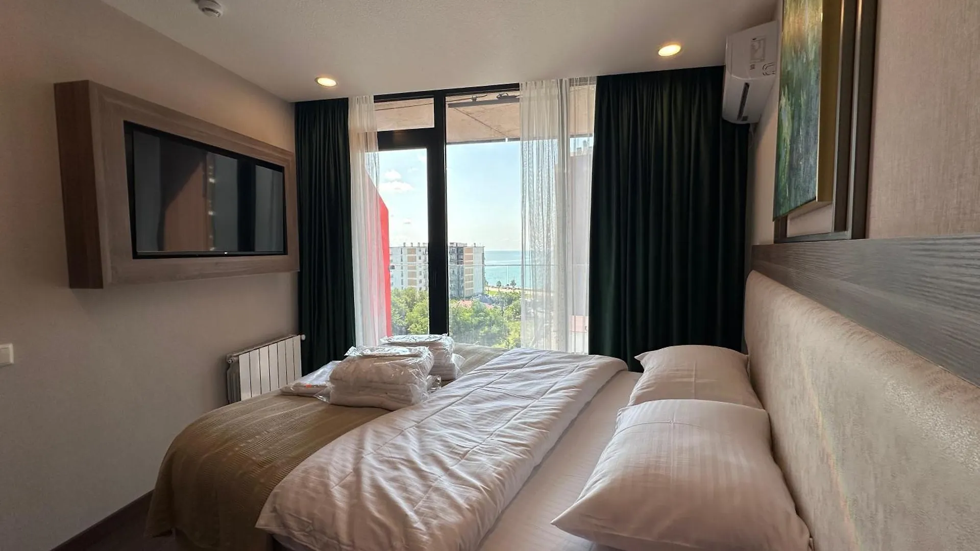 Adorable Seaside Apartments All With A Separate Bedroom Batumi