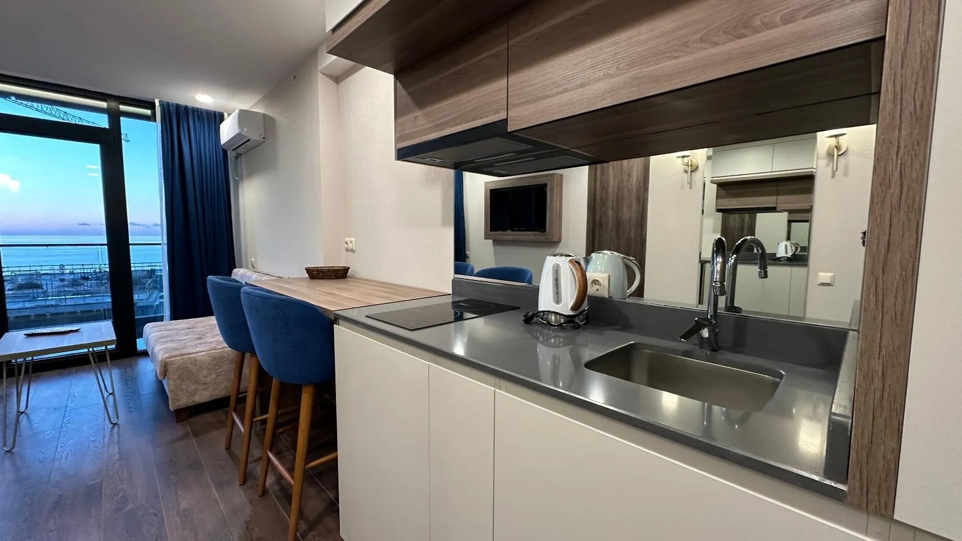 Adorable Seaside Apartments All With A Separate Bedroom Batumi