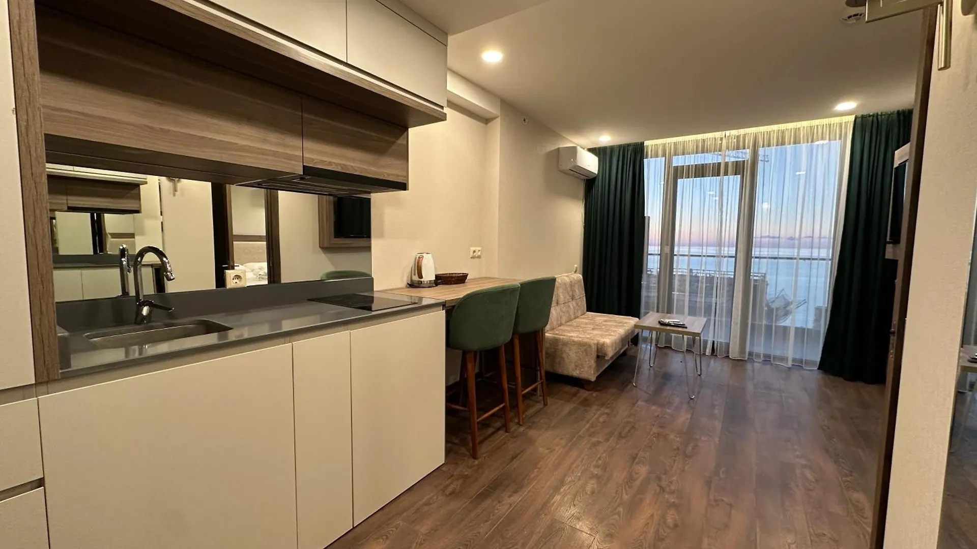 Adorable Seaside Apartments All With A Separate Bedroom Batumi