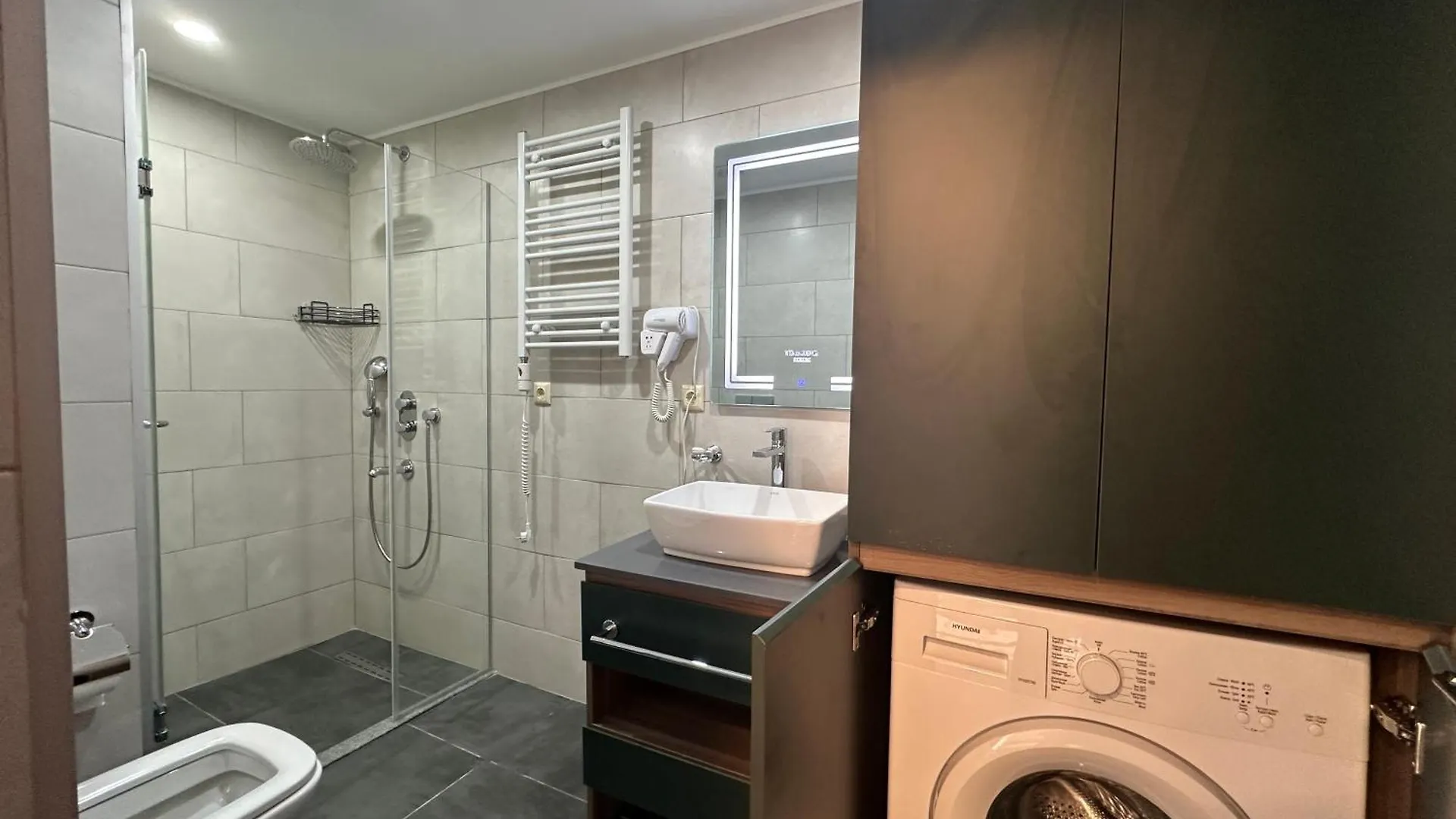 Adorable Seaside Apartments All With A Separate Bedroom Batumi